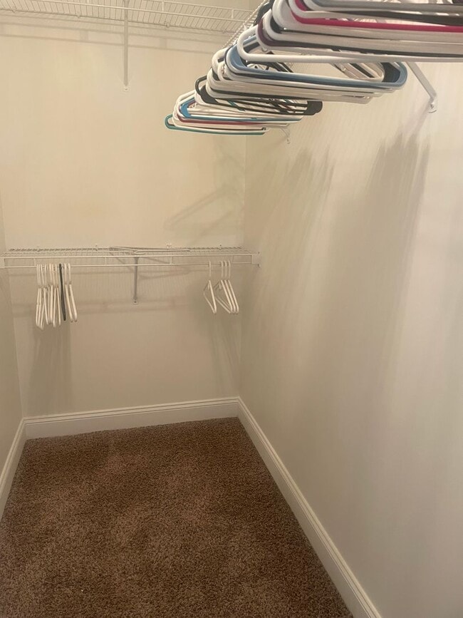 Building Photo - Knoxville 37912 - 2 bedroom, 2 bath condo ...