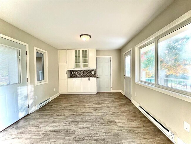 Building Photo - 5559 Turtle Lake Rd