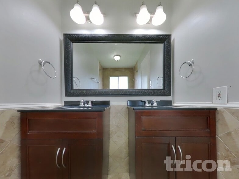 Building Photo - 19910 Faye Oaks Dr