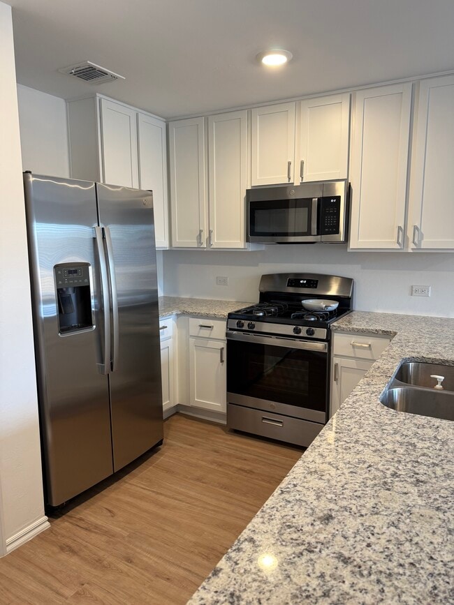 Building Photo - 1919 Wolford Wy