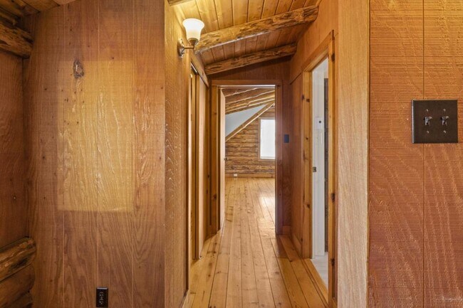 Building Photo - 118 Agape Wy