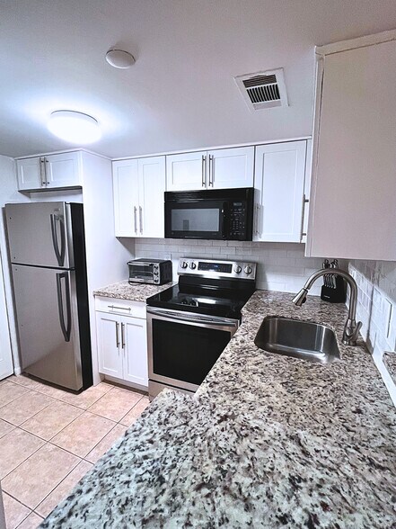 Building Photo - 770 Claughton Island Dr