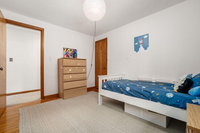 Building Photo - 258 N Sinsbury Dr