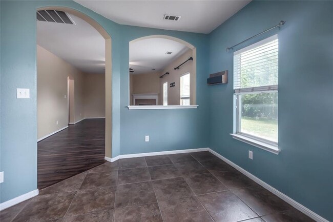 Building Photo - 2702 Tumbling River Dr