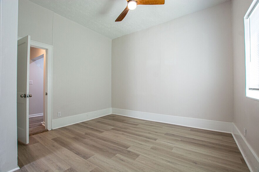 Building Photo - 117 S 39th St