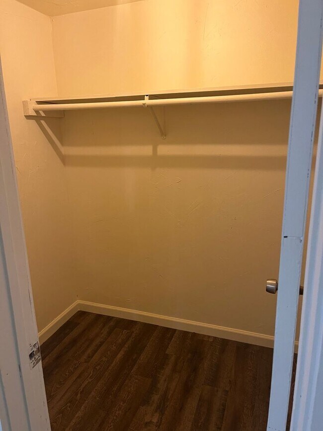 Building Photo - ***3 BEDROOM/1 BATHROOM IN PAULDEN***