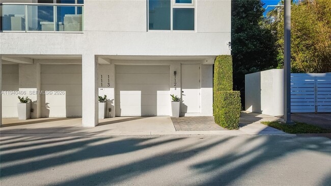 Building Photo - 455 NE 39th St