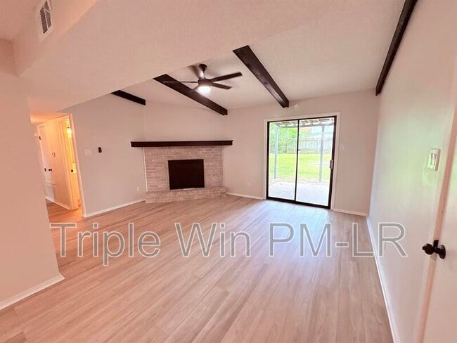 Building Photo - 220 Randall Dr