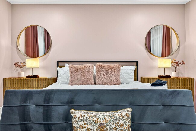 Building Photo - 319 Brentwood Dr