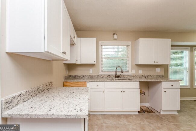 Building Photo - 1420 Denfield Ct