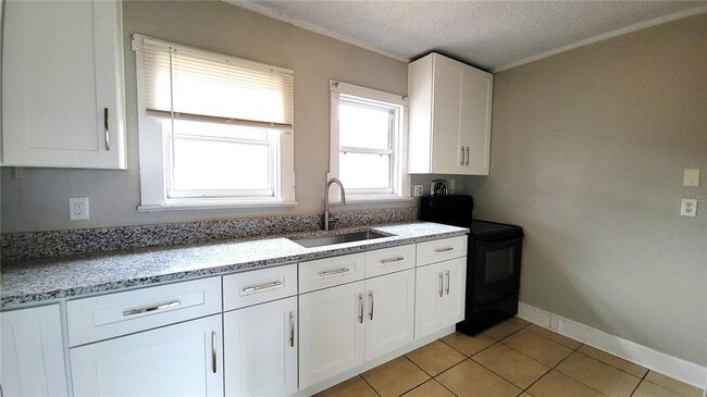 Building Photo - 200 1/2 Old Daytona Rd