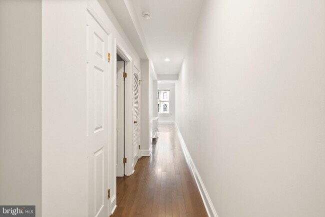 Building Photo - 1733 20th St NW