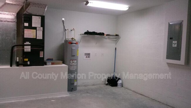 Building Photo - 7121 SE 124th Ln
