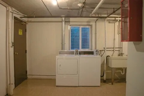 Building Photo - 5405 Chateau Dr