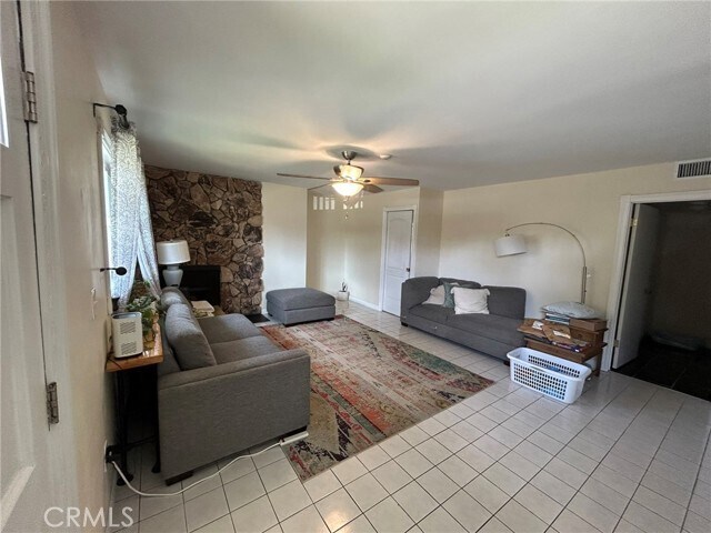 Building Photo - 2305 Rockefeller Ln