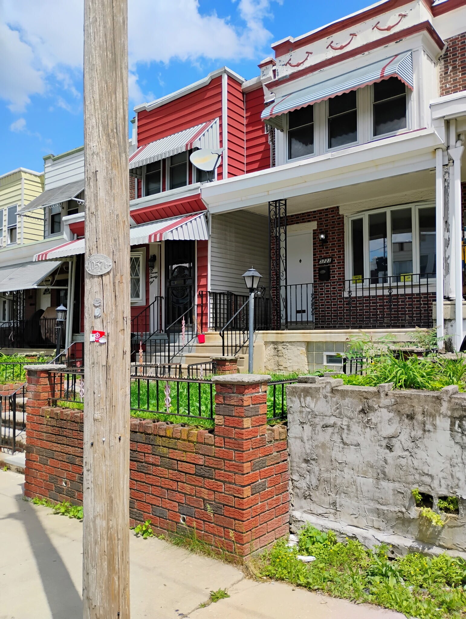 Building Photo - 5723 N Woodstock St
