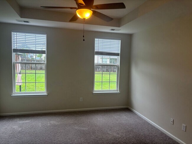 Building Photo - Spacious 5-Bedroom Home with First-Floor P...