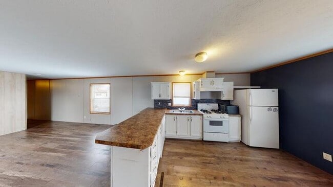 Building Photo - 124 Delta Ave