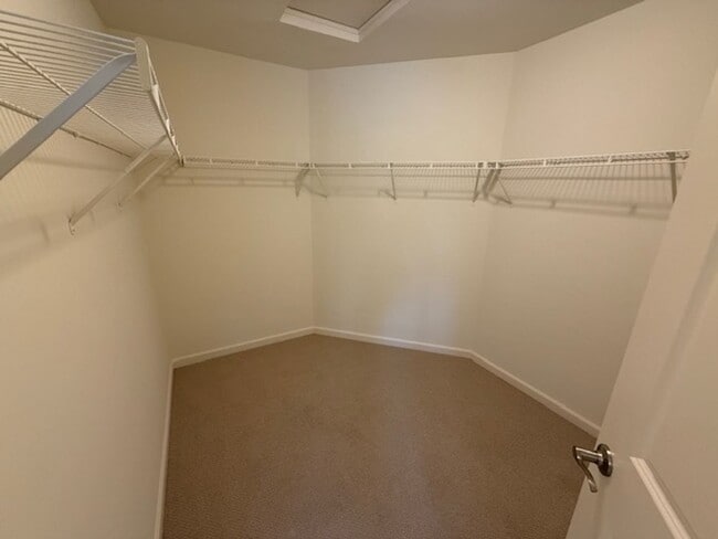 Building Photo - UPDATED CHAFFEY 4 BEDROOOM KINGSTON HOME FOR RENT WITH GREAT VIEWS!