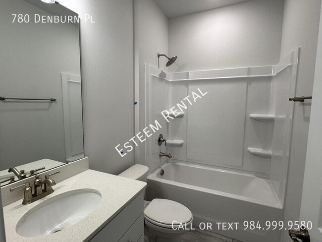 Building Photo - 780 Denburn Pl