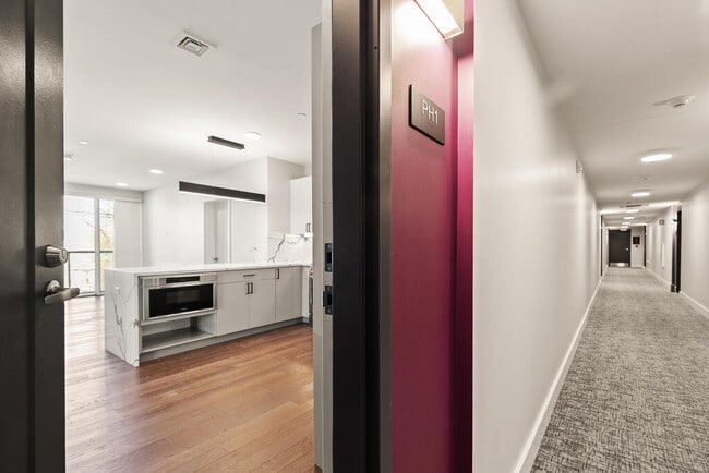 Building Photo - 68 Los Angeles St