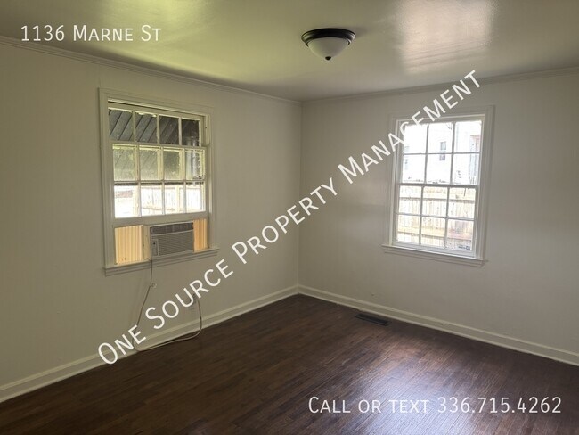Building Photo - 1136 Marne St