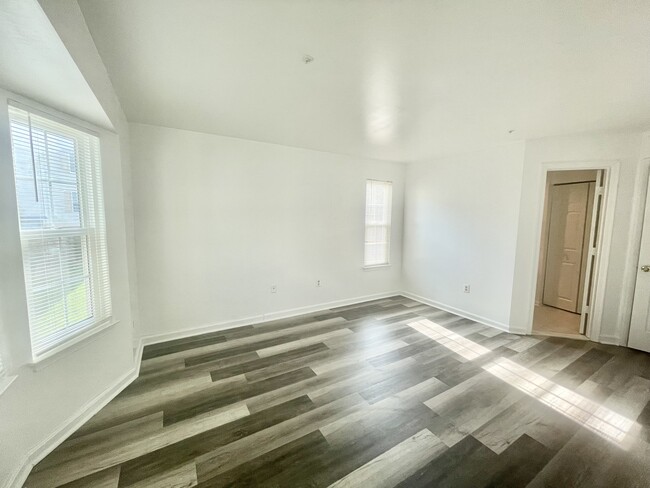 Master Bedroom - 2010 Alice Ave