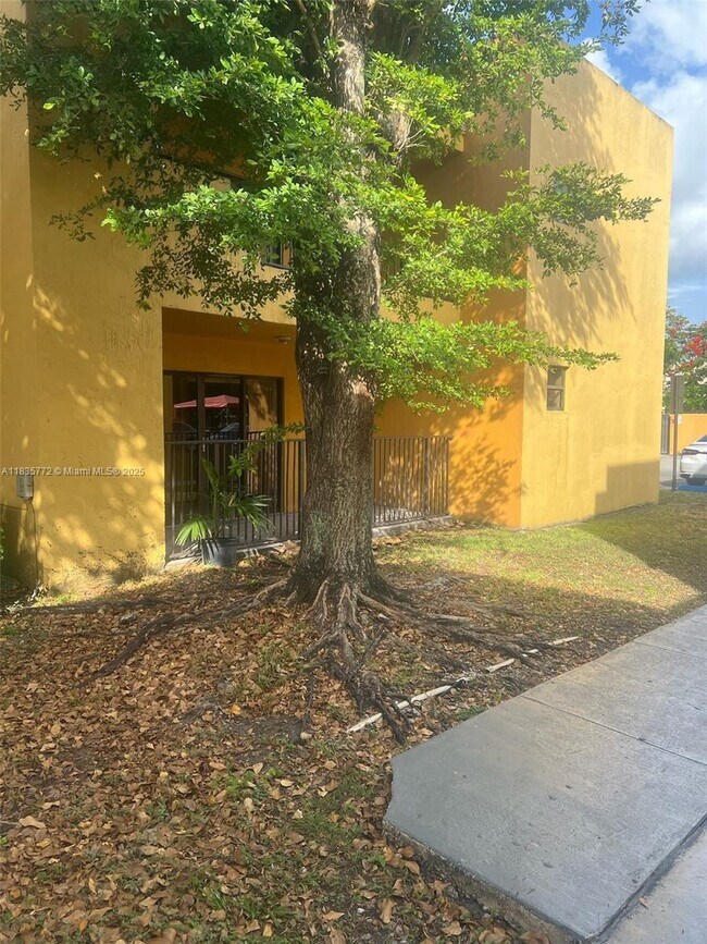 Building Photo - 636 NW 114th Ave
