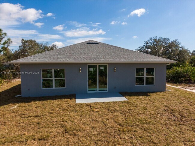 Building Photo - 497 Bounds St