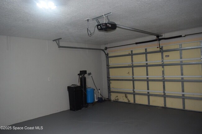 Building Photo - 1375 Weiman Rd SE