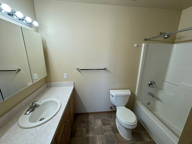 Building Photo - BONUS RENT SPECIAL! Backyard Oasis: 3 Bedroom 2 Bath House Available!