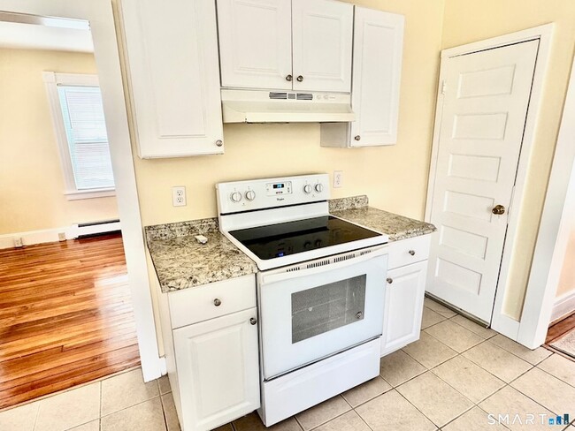 Building Photo - 303 Millville Ave