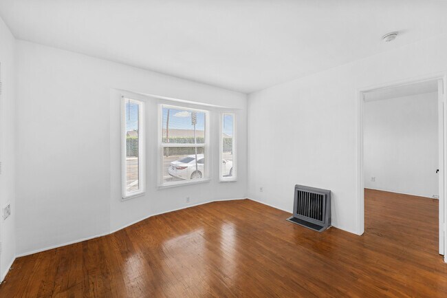 Building Photo - 7233 Normandie Ave