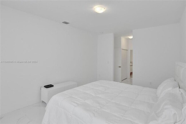 Building Photo - 10271 NW 72nd St