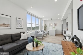 Building Photo - 139 W Chelten Ave