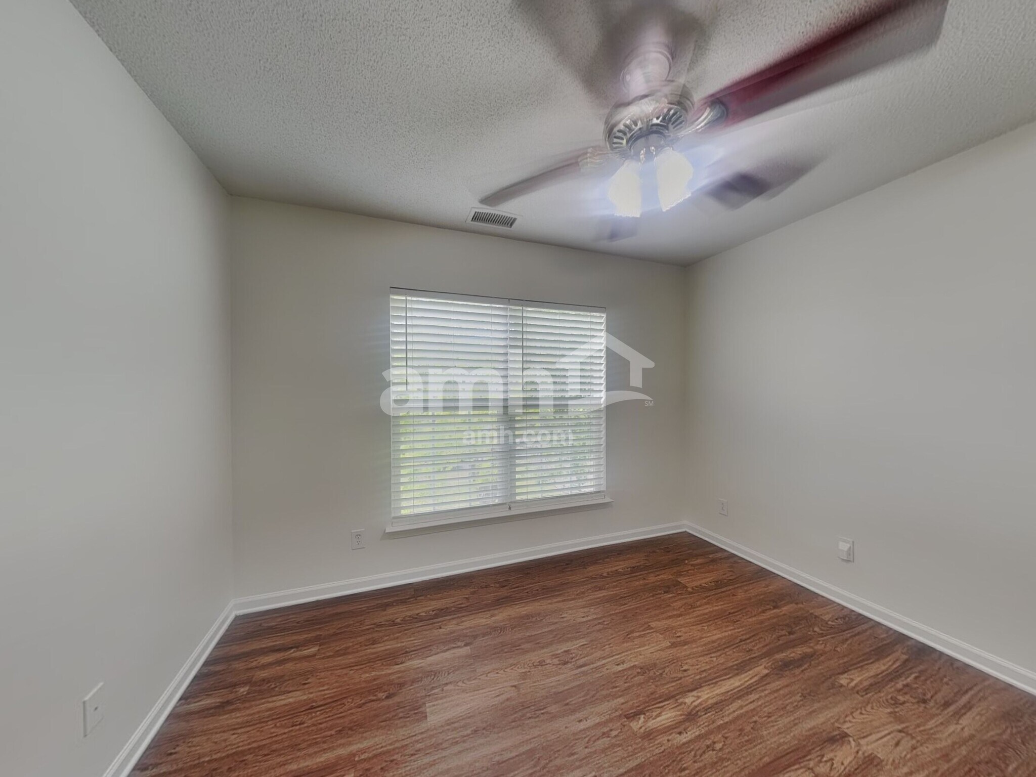 Building Photo - 1065 Meadowbrook Ln SW