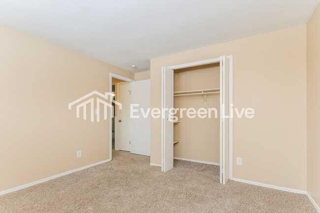 Building Photo - 5219 Robinview Ct