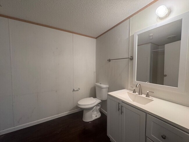 Building Photo - 5148 Hudson Dr