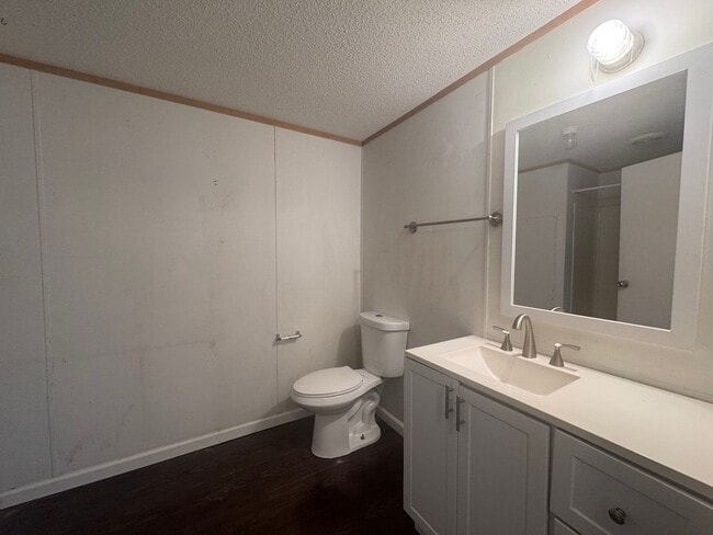 Building Photo - Charming 3/1 Mobile Home in Quiet Park w/ Well, Septic, & Lawn Maintenance