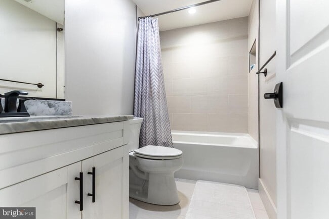 Building Photo - 1631 Montello Ave NE