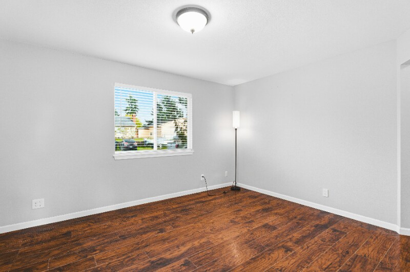 Building Photo - 1506-1506 110th St S