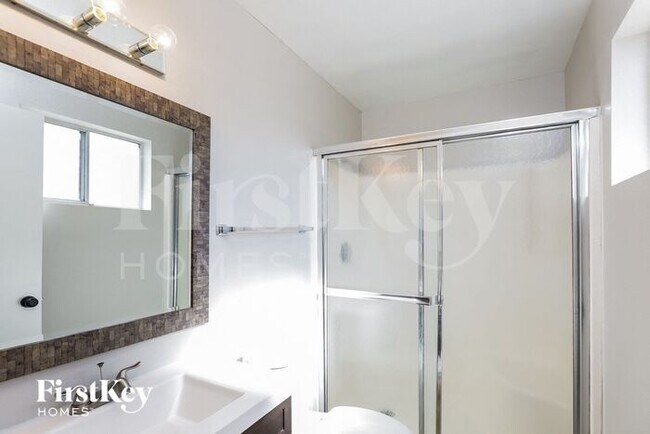 Building Photo - 9605 N 43rd Ln