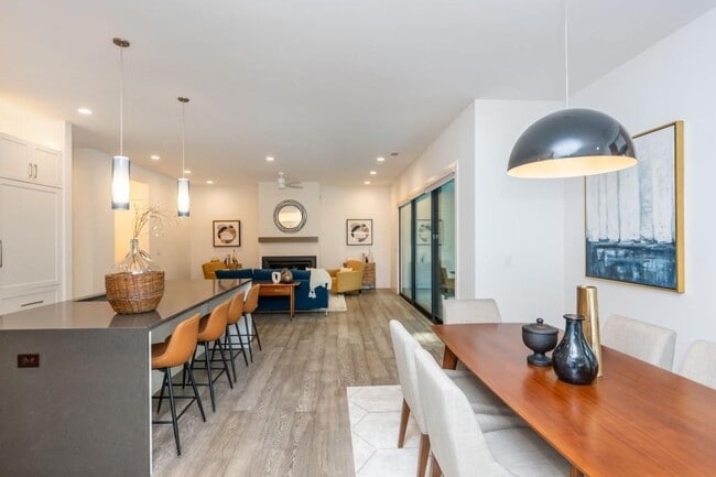 Building Photo - 1494 Red Fox Dr NE