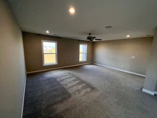 Building Photo - Home For Lease