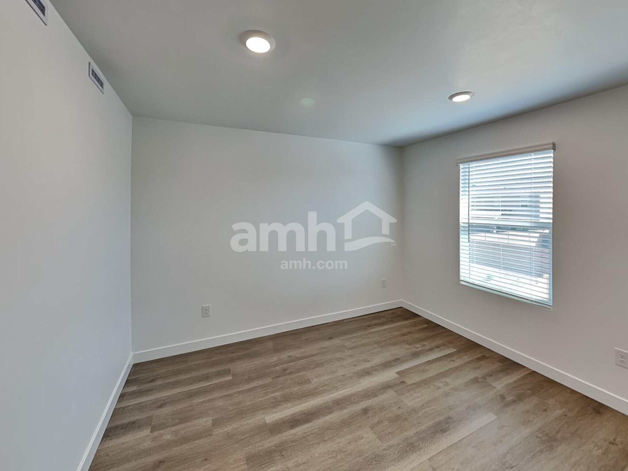 Building Photo - 6532 E Paseo Alga