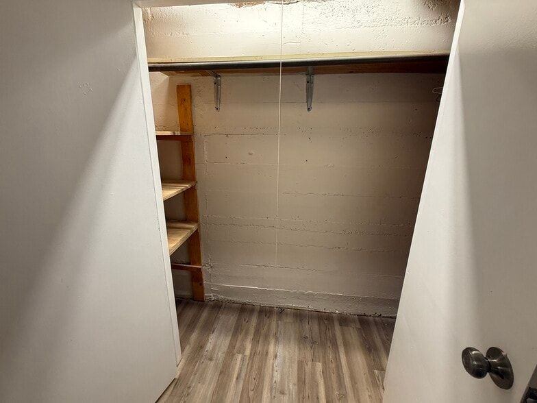 LOADS of storage all over - 3068 Bellerive Dr