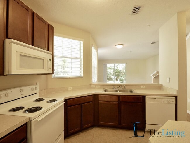 Building Photo - 10403 Regent Square Dr