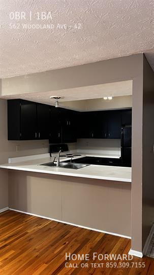 Building Photo - 562 Woodland Ave