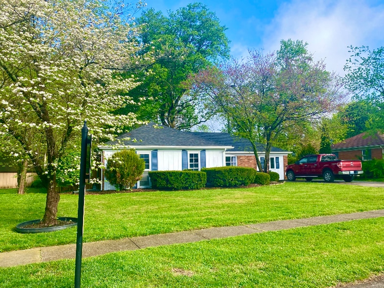 Building Photo - 9505 Tiverton Way
