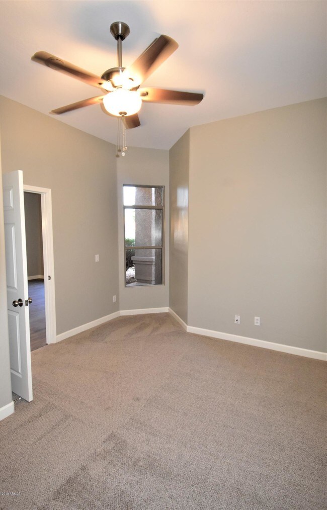 Building Photo - 9430 W Elm St